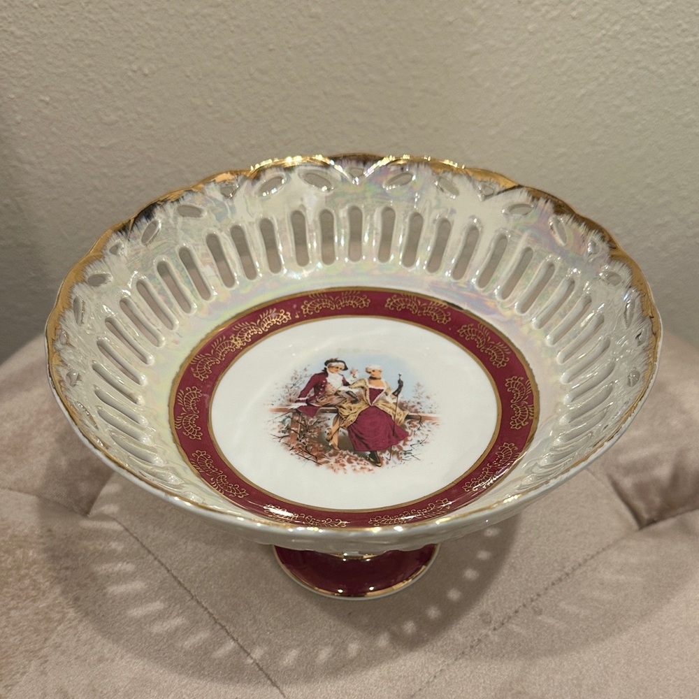 Cosmos of Japan Vintage Porcelain Colonial Couple Bowl